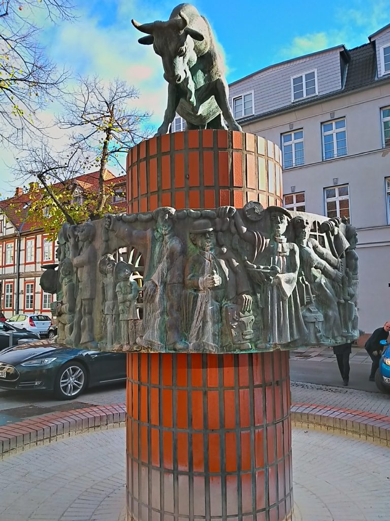 Brunnen Herrn Pastorn sin Kauh auf dem Schlachtermarkt in Schwerin